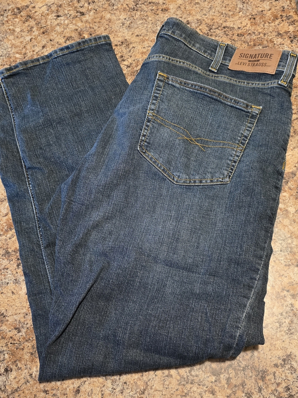Levi's Men's Blue Straight-Leg Jeans with Leather Patch